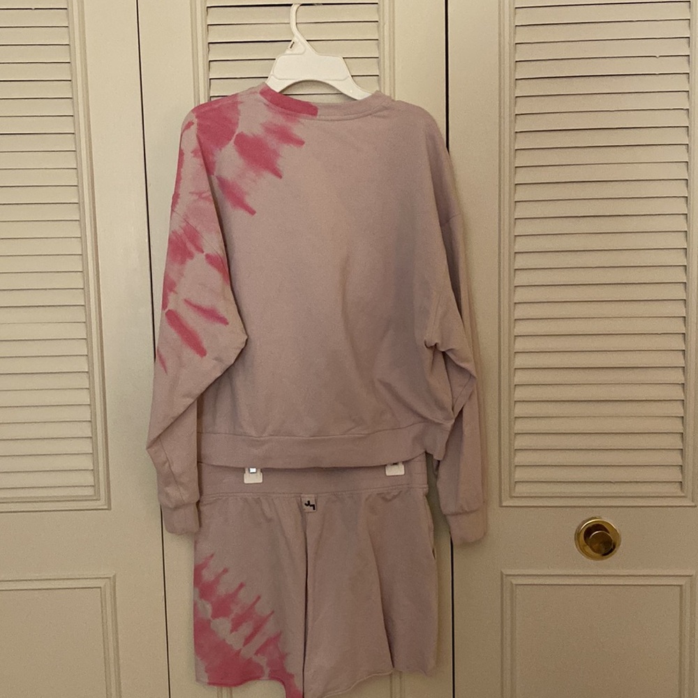 Cute And Comfy, Gently Warn Matching Set! - image 2